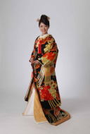 黒地に金彩刺繍