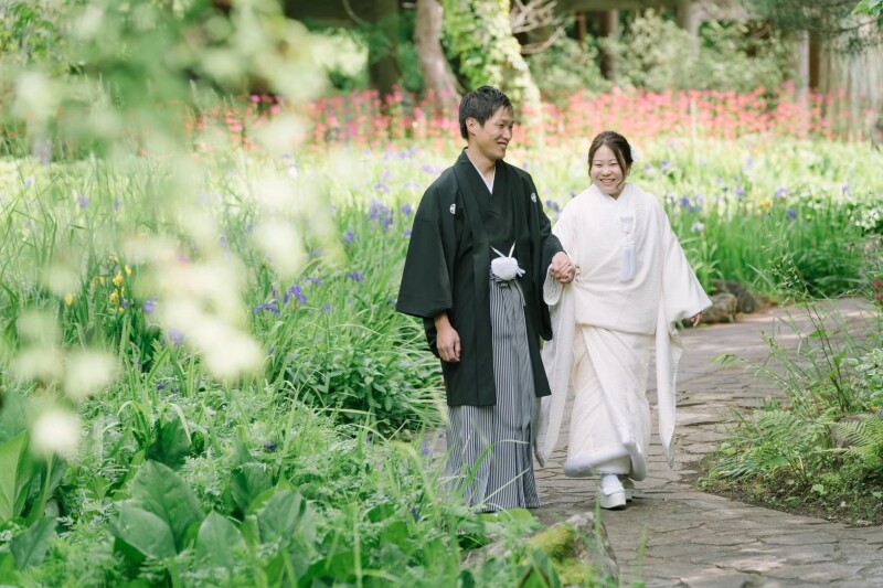 色とりどりの花の道