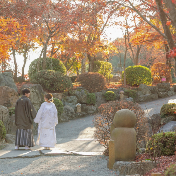 紅葉の下を…ゆっくりと…