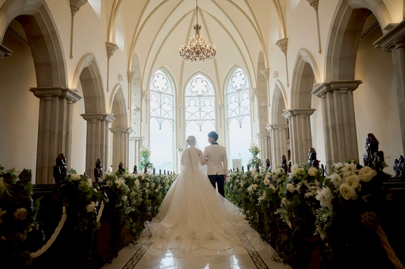 光の先へ、並んで