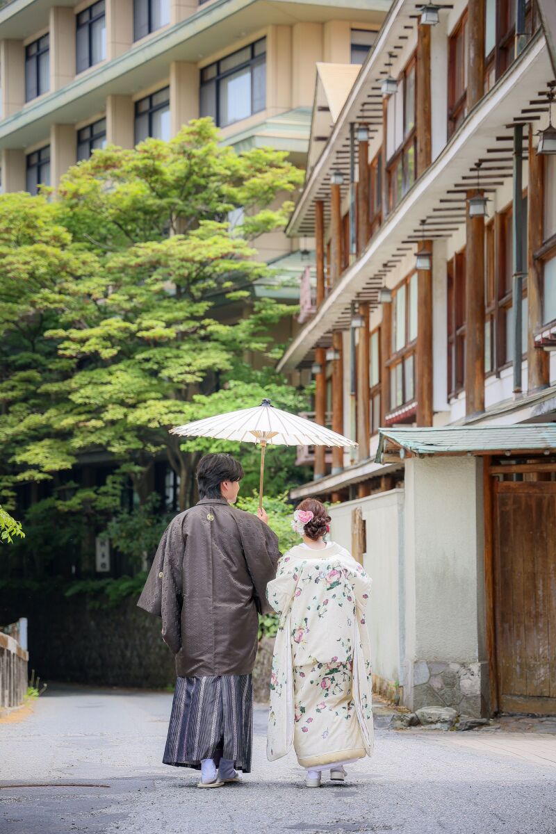 歴史ある旅館街を散策しながら