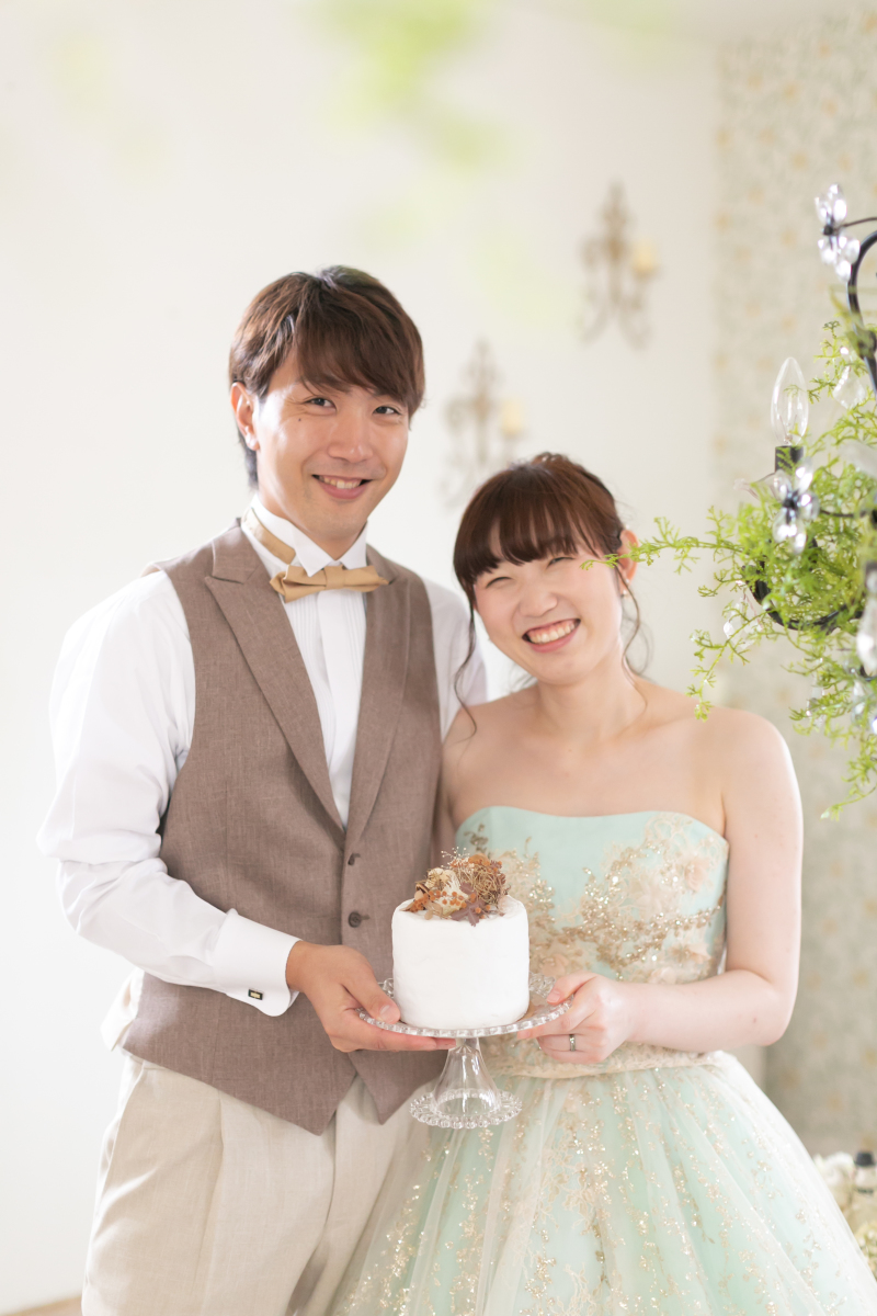 ナチュラルなウエディングケーキで二人らしくね♪