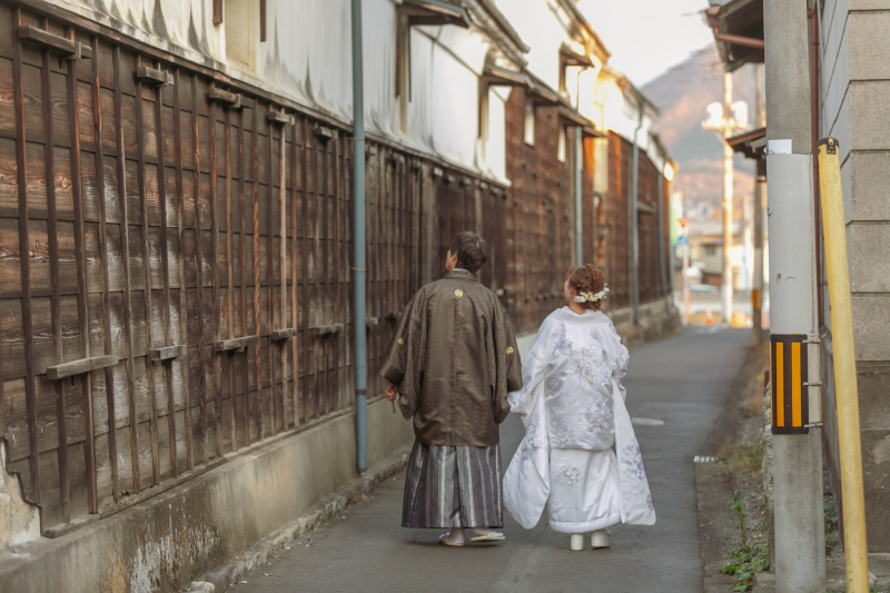 雰囲気ある路地裏で♡