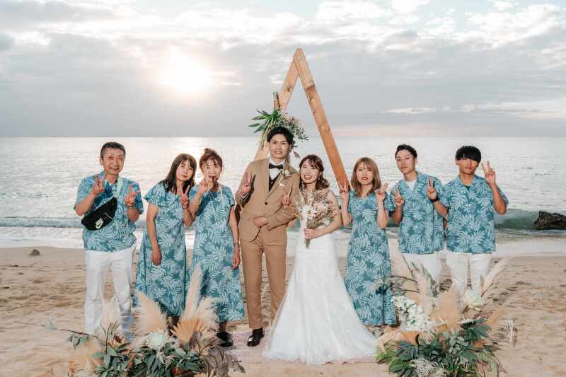 ビーチウェディング＆パーティー親族でワイワイと