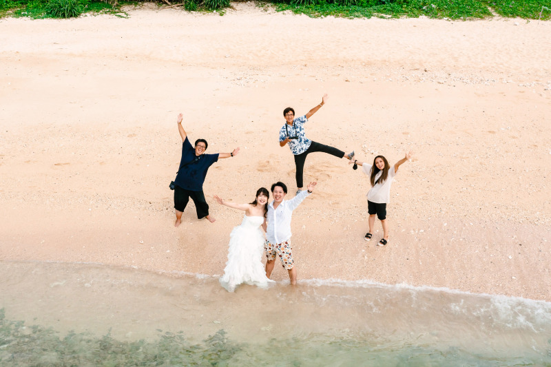 ラストカットはスタッフと元気いっぱいフォト♬