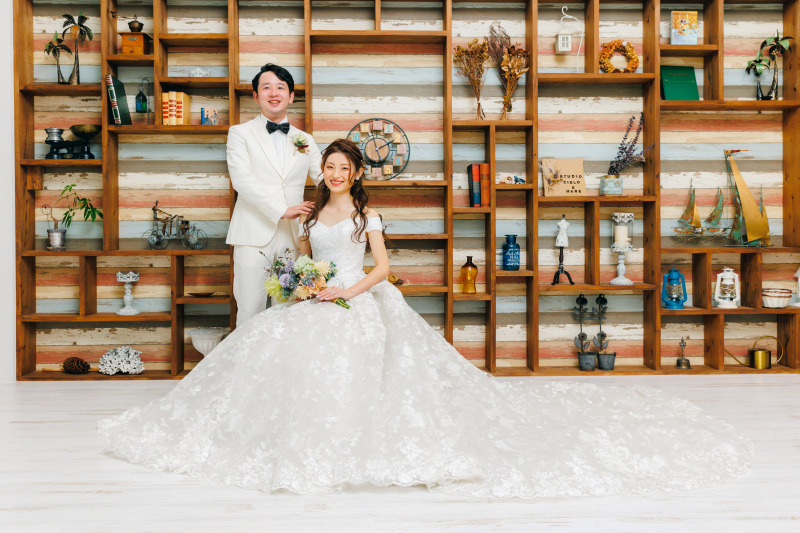 スタジオにてしっかりとした写真も。