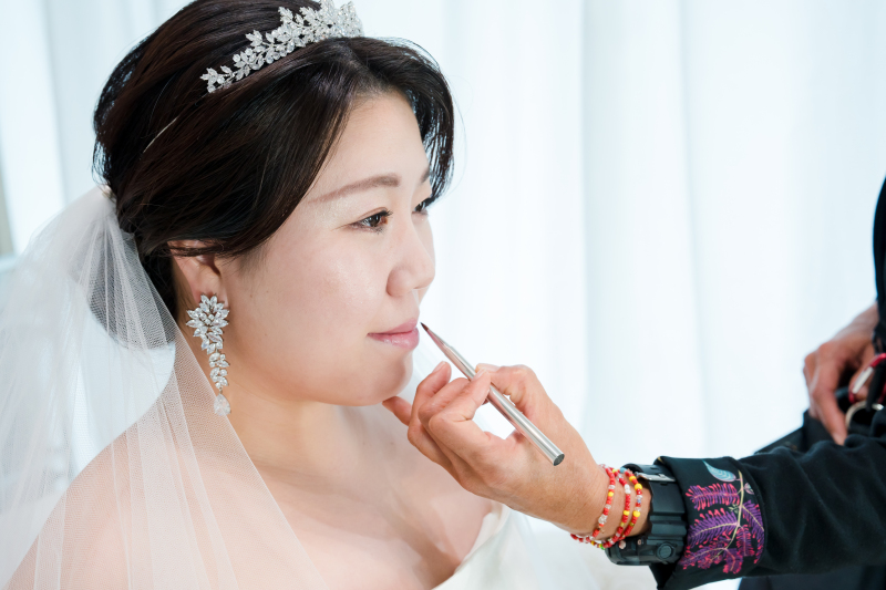 期待膨らむメイクシーンもしっかり残します。