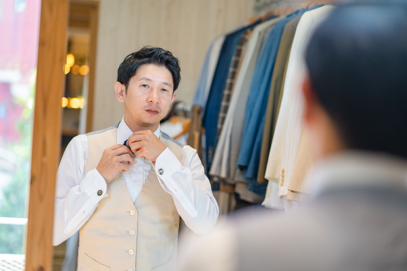 クールに決める新郎様