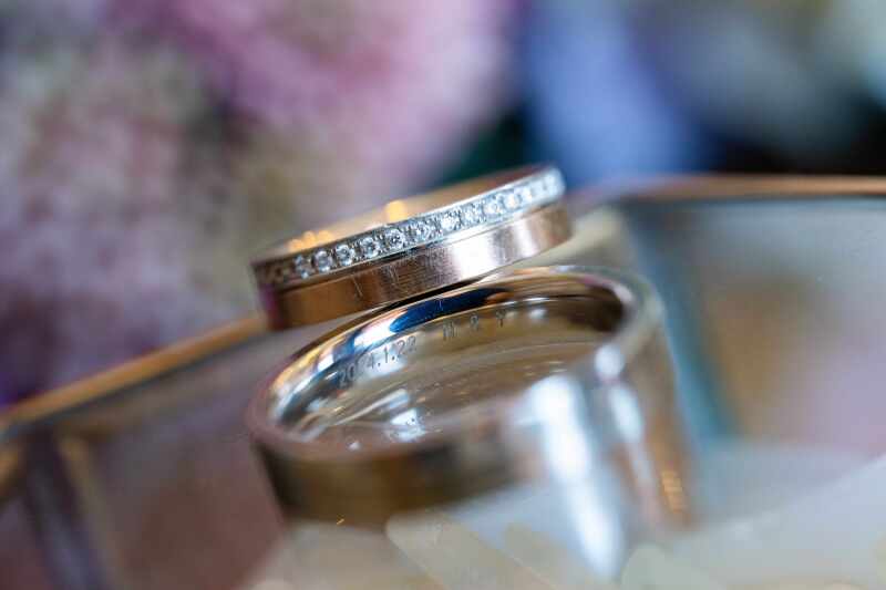 ジュエリーのカットも