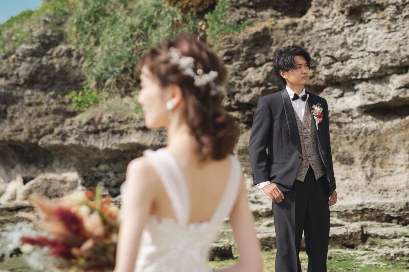 ビーチ脇の崖前で