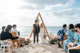 ビーチ挙式　ゲストと一緒に五感で感じて
