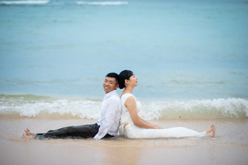 ドレス&タキシードを着たままウォーターイン!