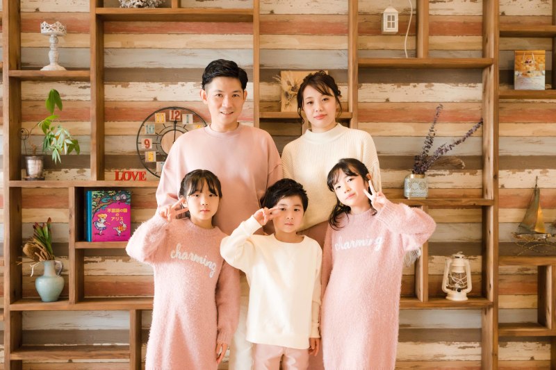 先ずはスタジオでファミリーフォトを撮りましょう!