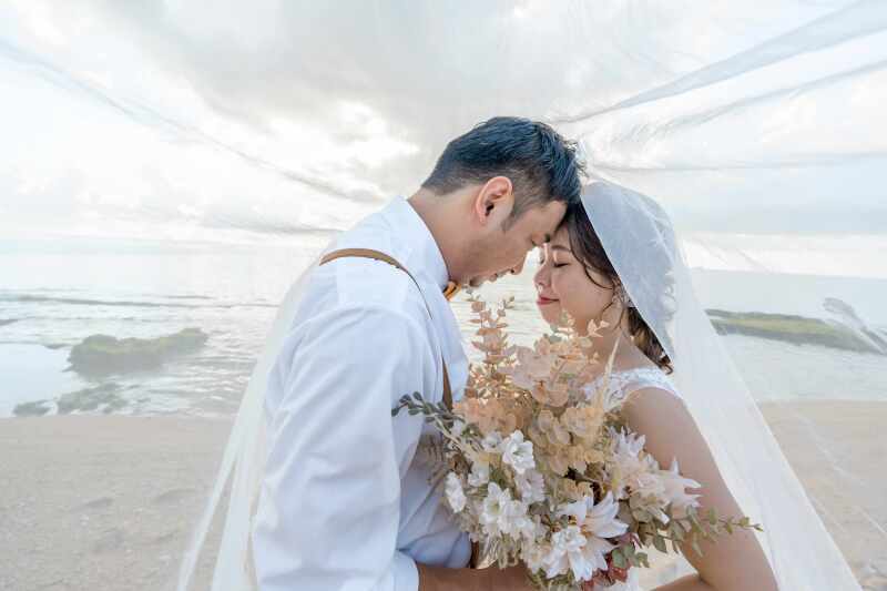 ベールに包まれて