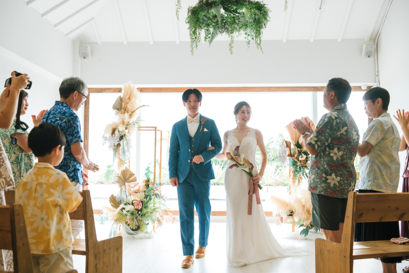 盛大な拍手の中