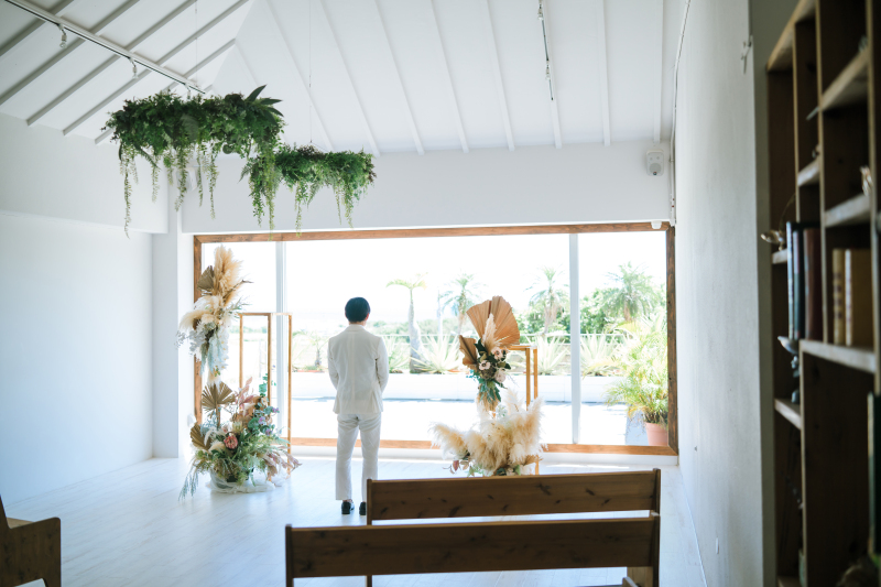 チャペルの中でファーストミート♡ドキドキ