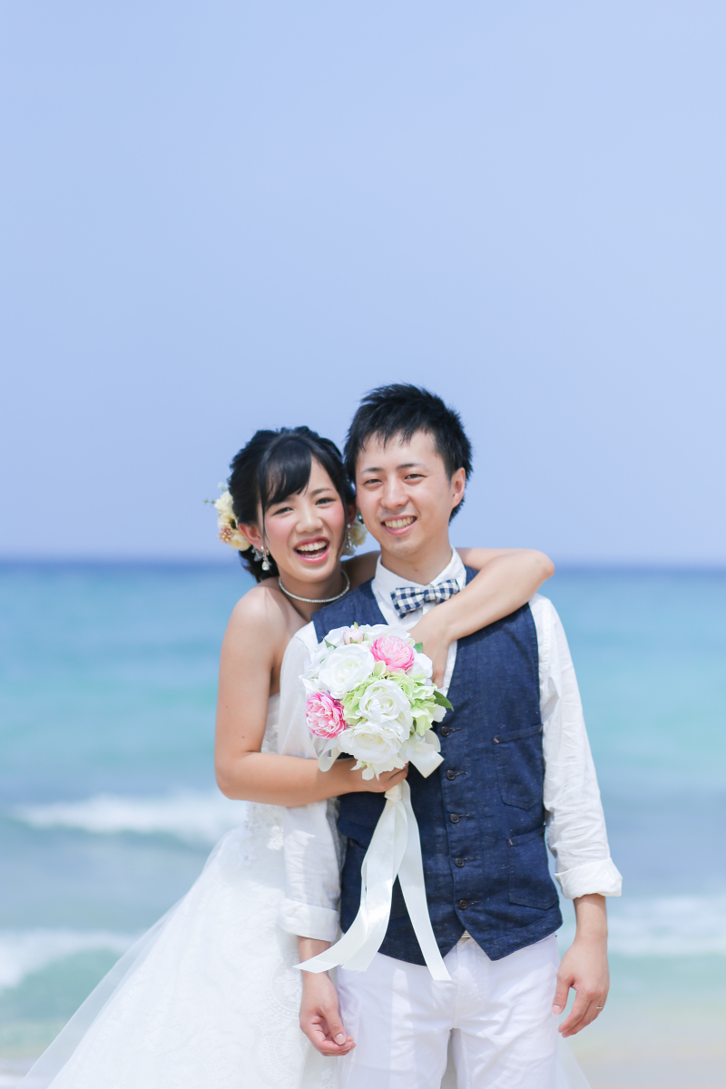 後ろからのハグ