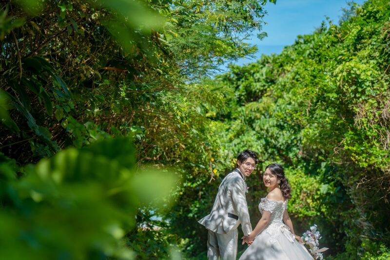 手をつないで出発です!