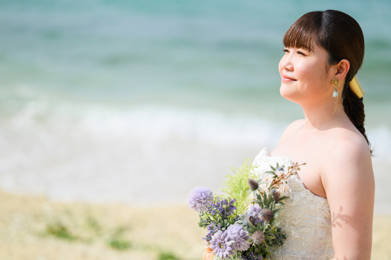 海風に包まれて幸せの笑顔