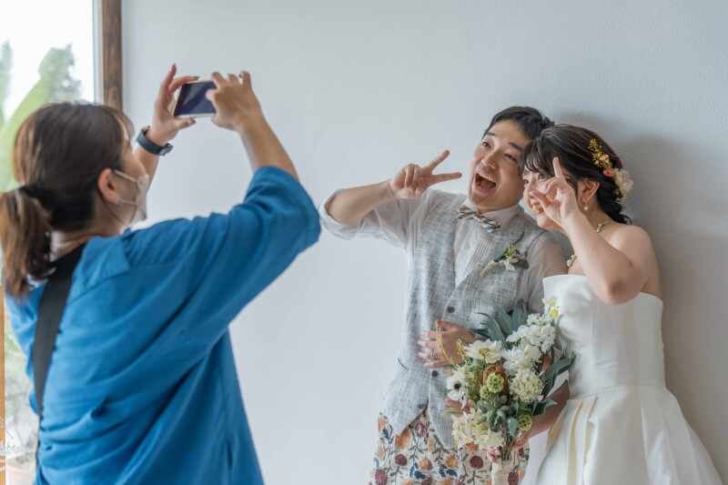 メイクさんがスマホで