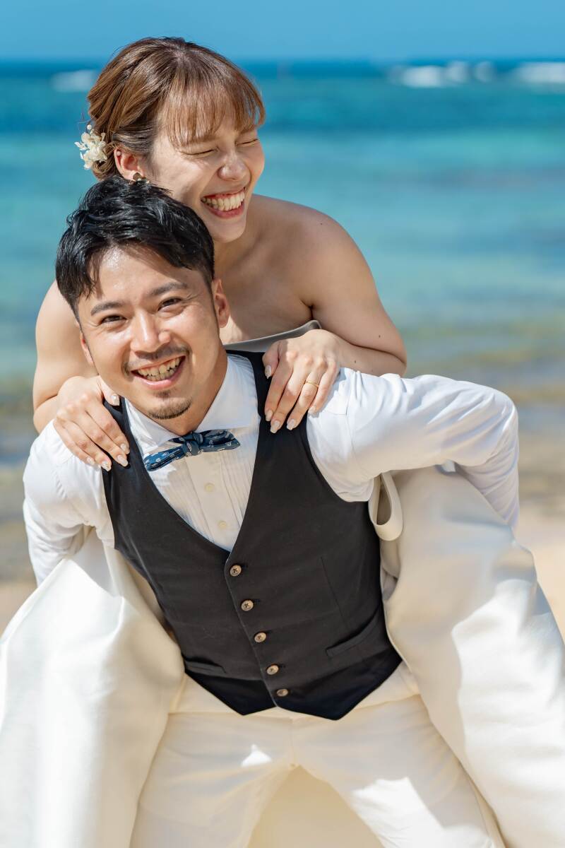 おんぶショットで久しぶりに「恋人」気分を…♡