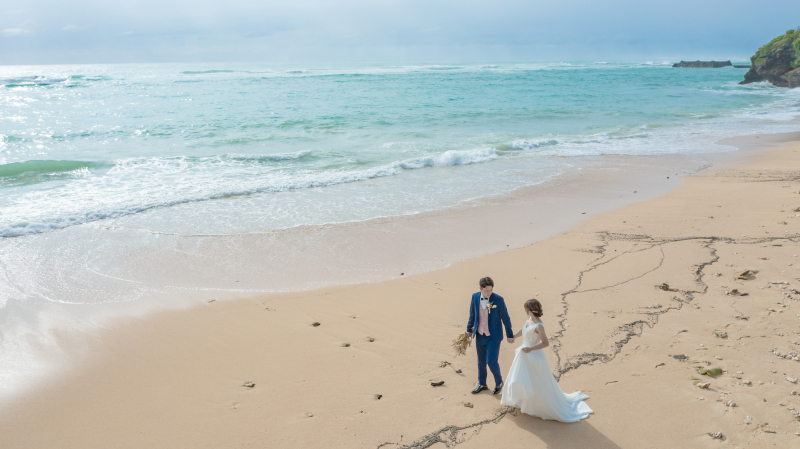 ビーチでのドローン空撮