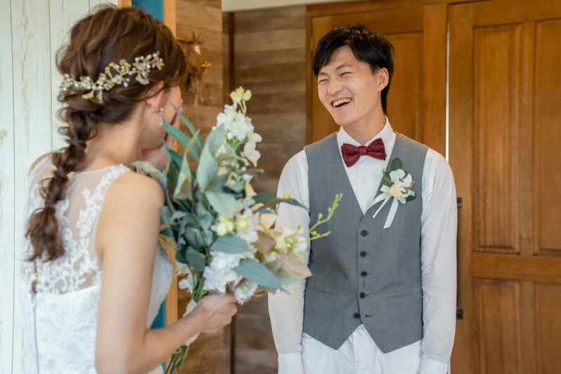 笑顔で新郎様はなんと伝えたのでしょう?