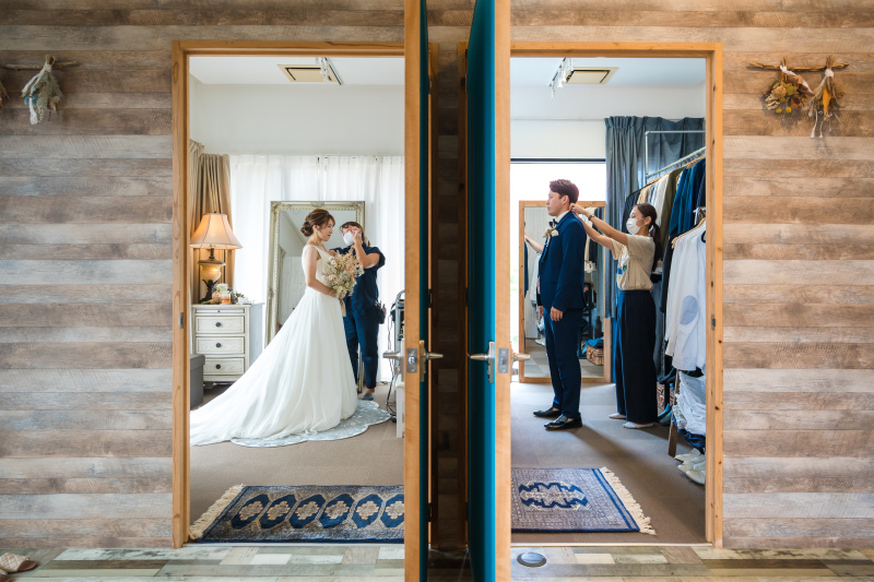 別々のお部屋で身支度を整えます