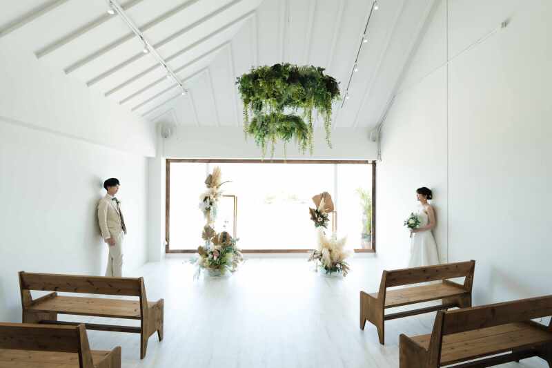 チャペルを使って写真撮影を