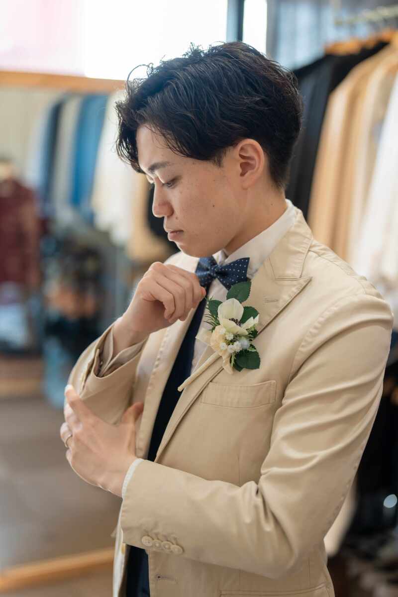 新郎様もスーツでビシッと