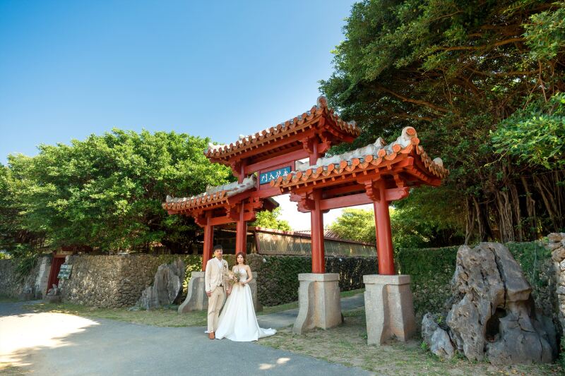 むら咲きむらの守礼門で