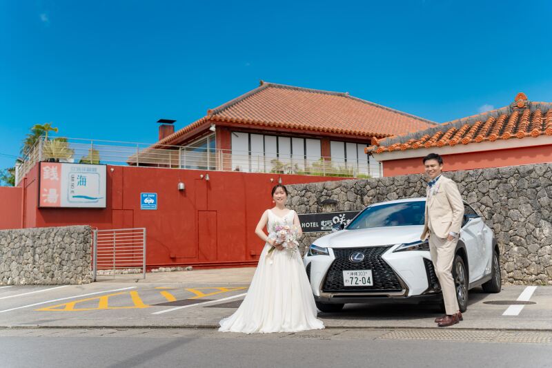 美しいビーチでの撮影へ、さあ出発しましょう!