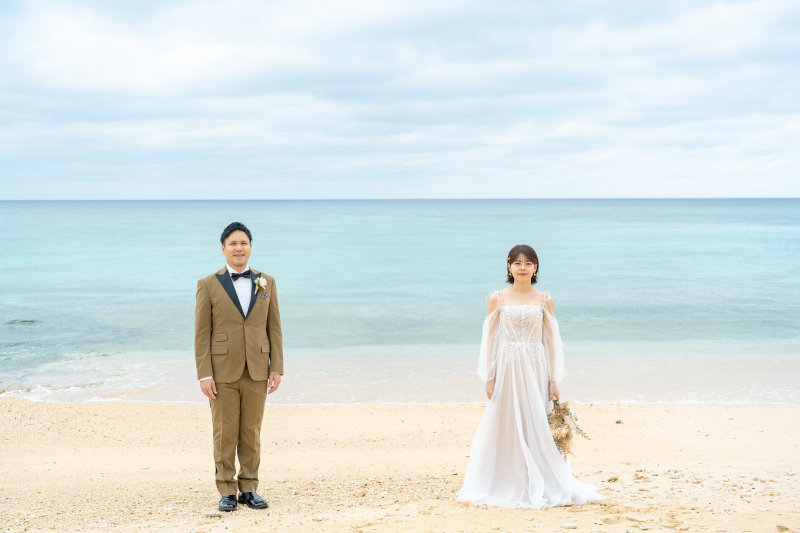 天然ビーチでウエディングフォト!
