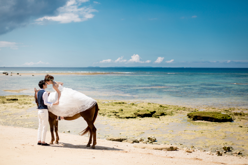 他ではない馬に乗って撮影を