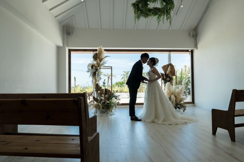 ほんのり薄暗く