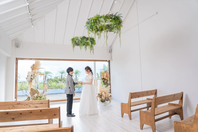 チャペルでは指輪交換のシーンを