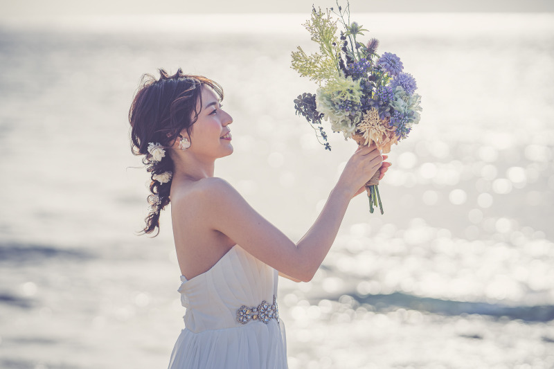 海をバックにソロカット!