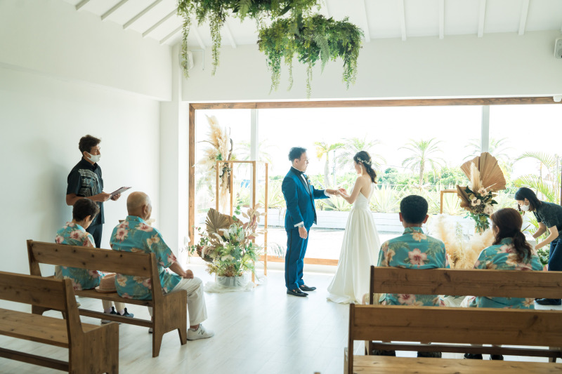 緊張の「指輪の交換」