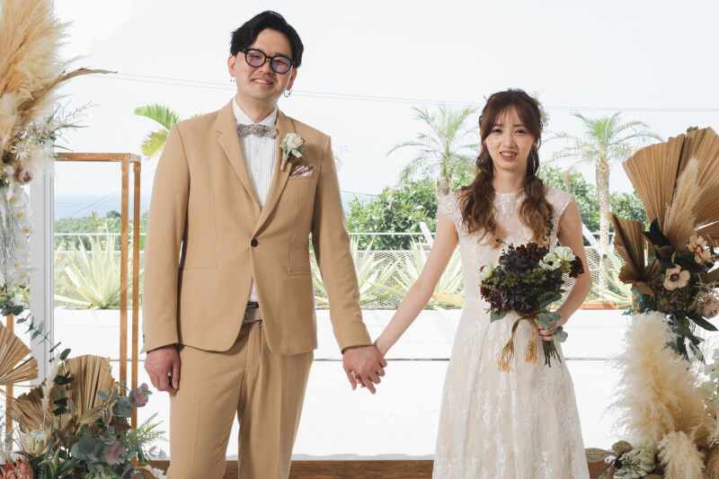 琉球の街並みとビーチで