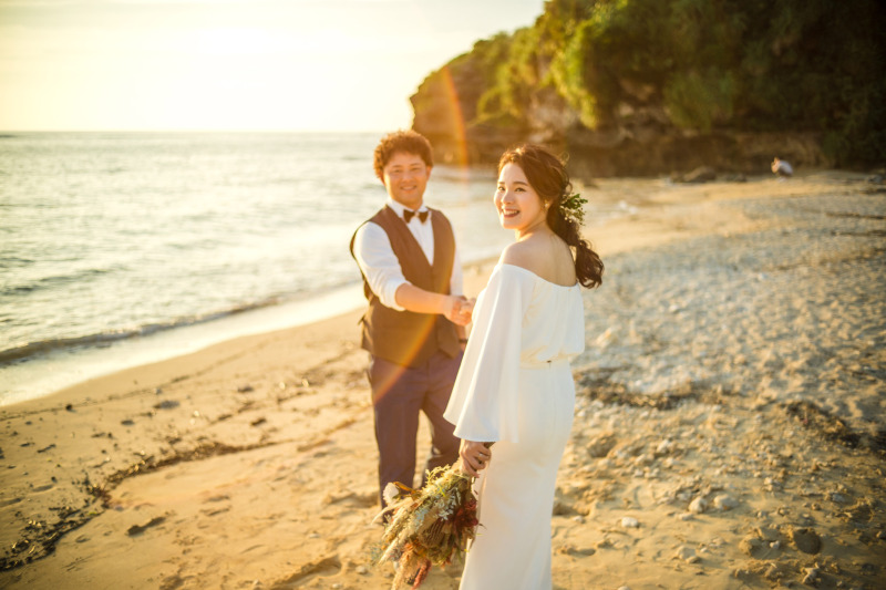 夕日にとけこむナチュラルなふたり！