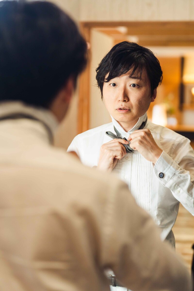 新郎さんもしっかりお支度中