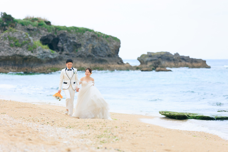 ビーチでの開放的な表情も素敵♪