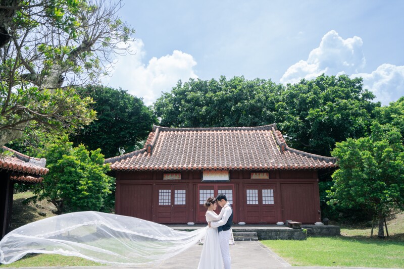 伝統ののこる赤いお屋根との撮影♪