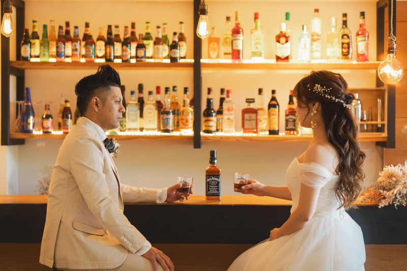 バーカウンターでの大人フォト