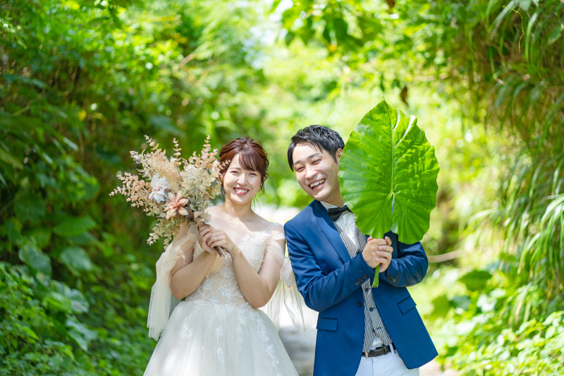 顔隠しショットからの・・・