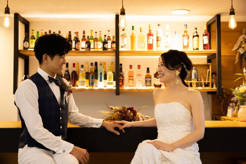 バーカウンターでのフォトも