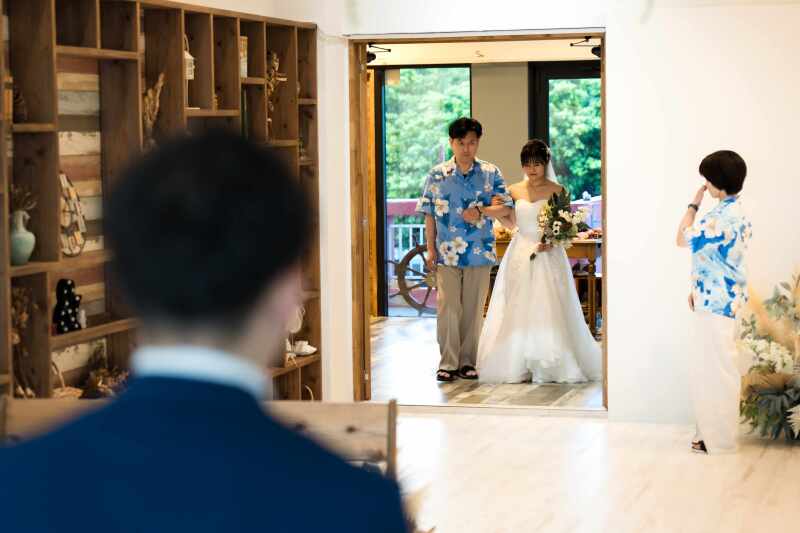 挙式スタートです