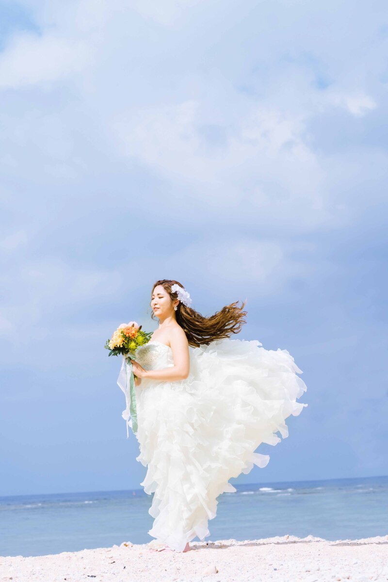 風になびくロングヘアー