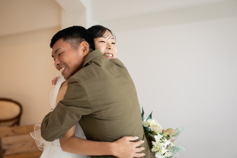 幸せのハグの瞬間♡とっても優しい笑顔♡