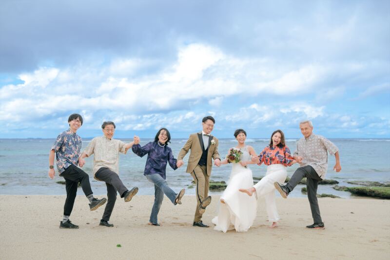 家族みんなで楽しくフォークダンスです